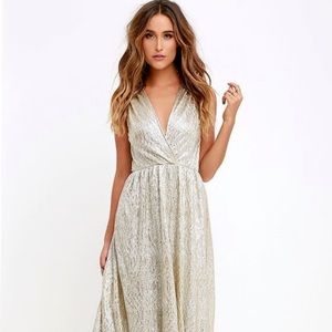 Lulu’s champagne bridesmaid dress